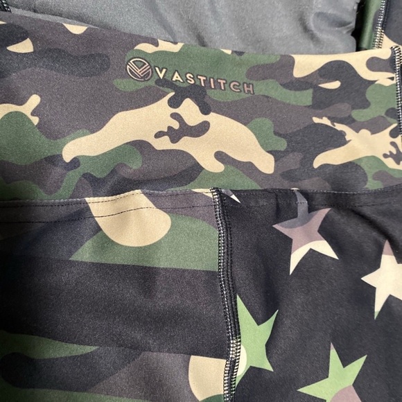 Patriotic Camo Leggings - Picture 6 of 6